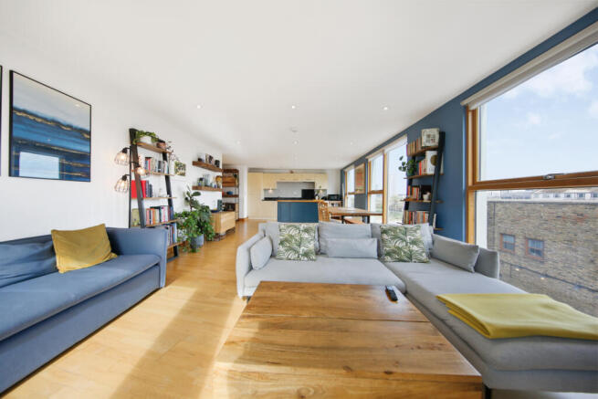 Spacious 2 bed 2 bath Lateral Apartment For Sale