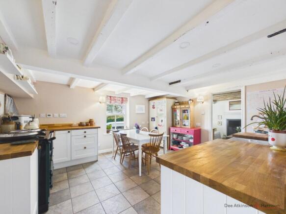 Kitchen/Dining Area