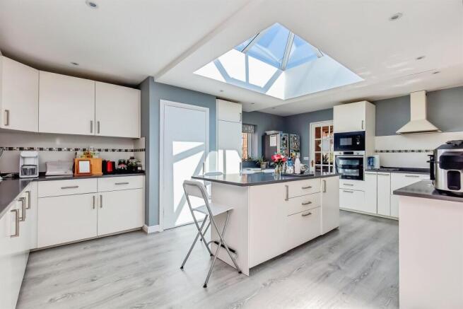 Kitchen / Breakfast Room