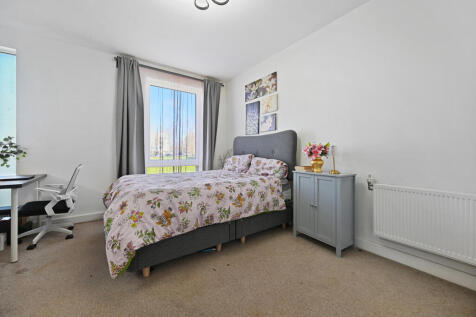 Hilltop Avenue, London, NW10