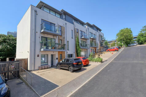 Easton Street, High Wycombe, Buckinghamshire, HP11