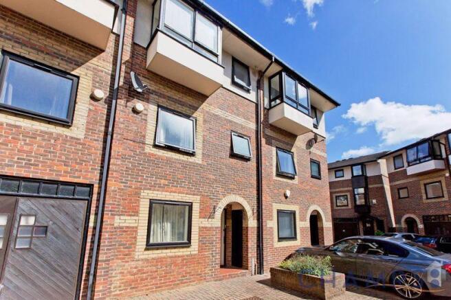 3 bed terraced house for sale Ironmongers Place,