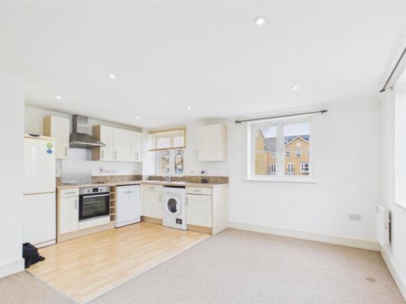Lounge/Kitchen
