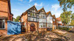123, Hazelhurst Road, Birmingham B14 6AG