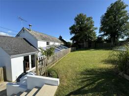 2, Barton Cottages, B3254 Between Tackbear Road And Oak Lane, Whitstone, Holsworthy EX22 6UA