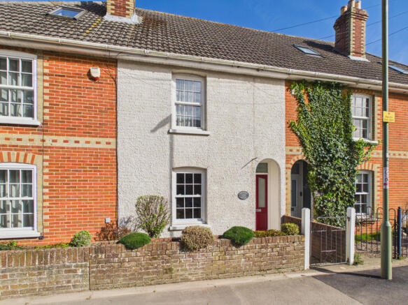2 Bedroom Terraced House for Rent