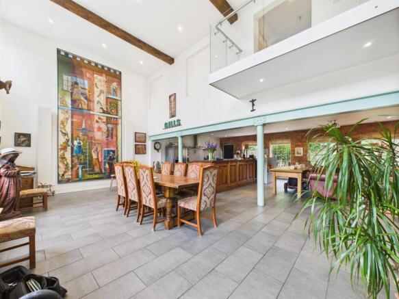 OPEN PLAN LIVING
