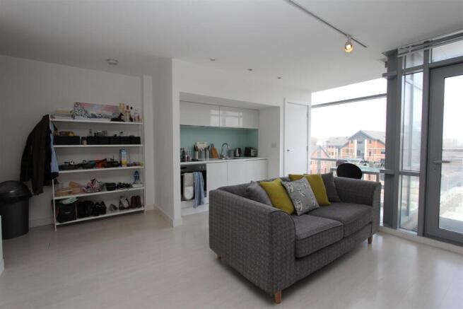 Living Room (2).JPG