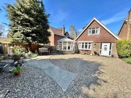 Dunrobin, Priory Road, St Olaves, Great Yarmouth NR31 9HQ