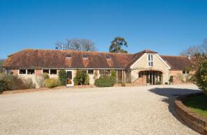 2, Magdalen Barn, Fifehead Hill, Gillingham SP8 5RR