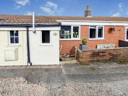 2, The Views Bungalow, Newtown, Newchapel, Stoke-on-trent ST7 4PY