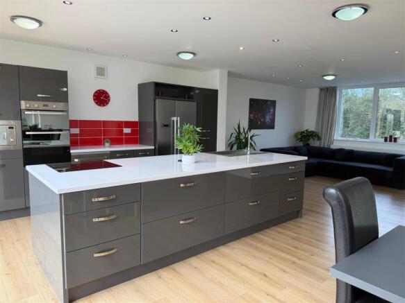 Open Plan Lounge/Dining/Kitchen