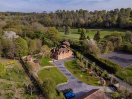 Holly House, Harpsden Bottom, Harpsden, Henley-on-thames RG9 4HR