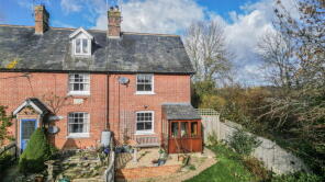 3, Mount Pleasant, High Street, Etchingham TN19 7AJ