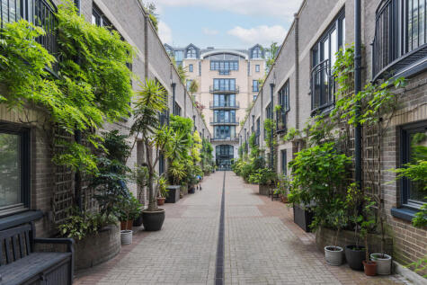 Kensington Gardens Square, London