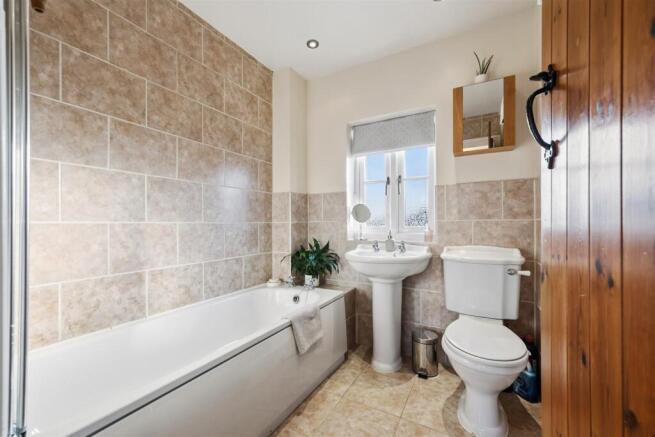 Bathroom.jpg