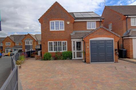 Coombe Drive, Nuneaton, CV10