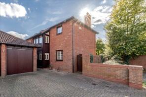 21, Pyxe Court, Walton Park, Milton Keynes MK7 7HR