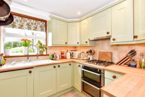 Flat 2, 65 Hilltops Court, North Lane, Buriton, Petersfield GU31 5RS
