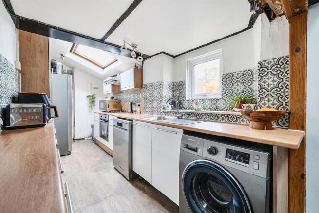 KITCHEN 1.jpg