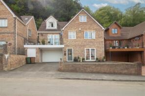 16, The Glade, Blackwood NP12 2HB