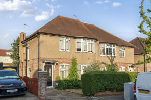 18b, Kenerne Drive, Barnet EN5 2NN