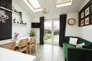 41, Woodsage Drive, Gillingham SP8 4UE