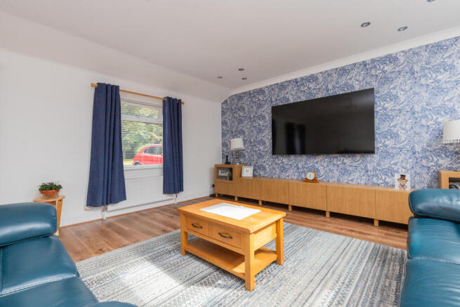 Torr Cottage Torr Avenue PA11 3QZ-5