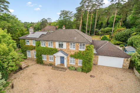 Manor Gardens, Farnham, GU10