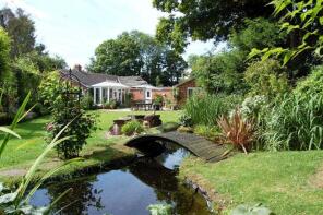 Timur Beg, High Street, Upper Lambourn, Hungerford RG17 8QT