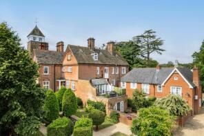 Flat 7, Ranmore Place, Ranmore Common, Dorking RH5 6SX