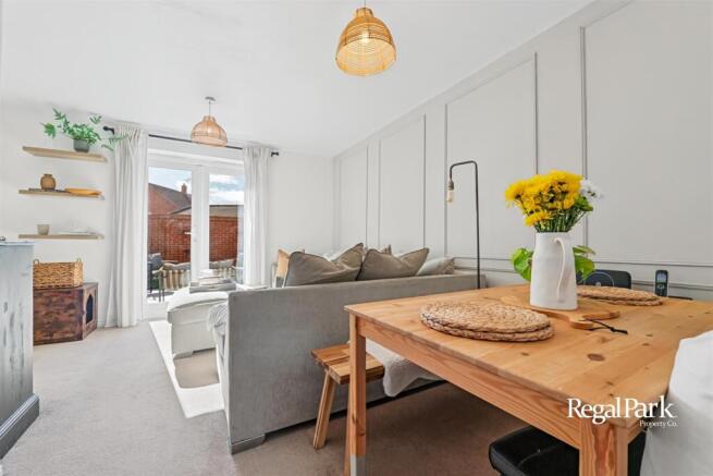Lounge/Dining Room