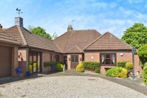11, Redland Drive, Loughton, Milton Keynes MK5 8EJ