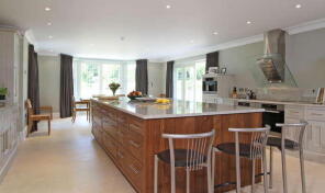 Loxley Chase, Bepton Road, Midhurst GU29 0LY