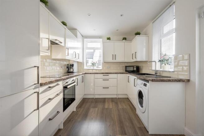 Selwyn Avenue E4