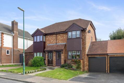 Saxon Close, Billingshurst, RH14