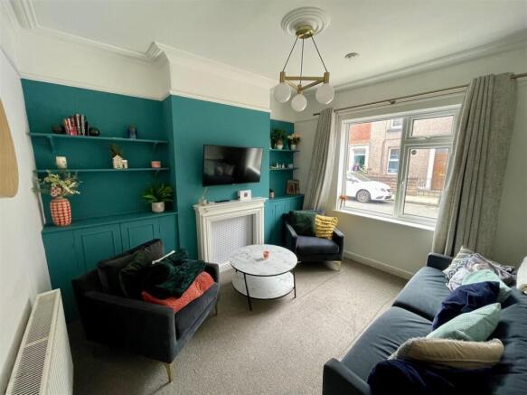 LIVING ROOM.jpg