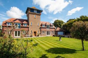 The Tower, Seaview Avenue, Littlehampton BN16 1RZ