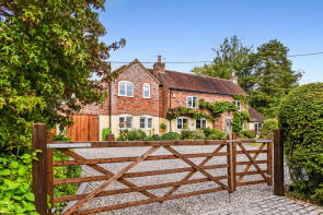 Rose Cottage, Ervills Road, Worlds End, Waterlooville PO7 4QU