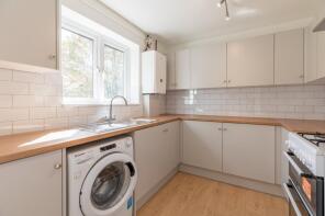 7, Westfield Way, Newbury RG14 5NF