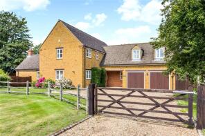 Stonesfield House, Main Street, Banbury OX17 1HL