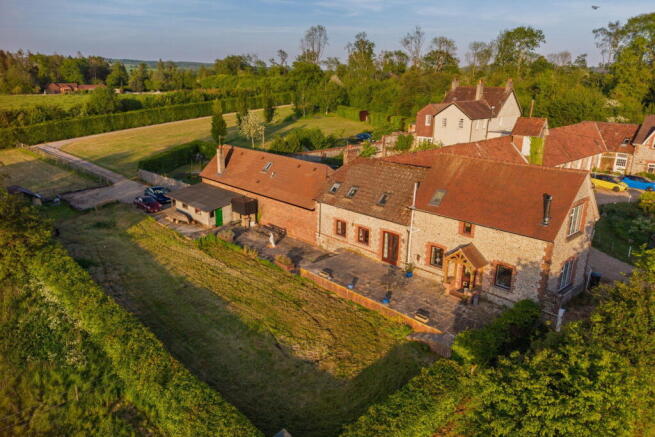 Stable Cottage-1001_1780563168161.jpg