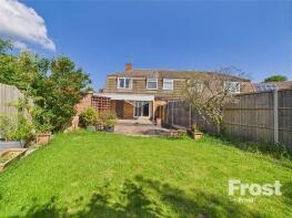 10, Farm Close, Staines-upon-thames TW18 3ER