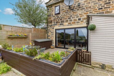 Saxon Court, Wyke, BD12 8EW