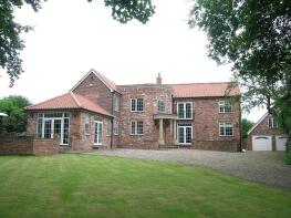 Kirk Ella Grange, Riplingham Road, Hull HU10 7TT