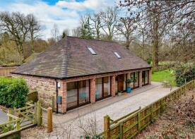 4 Eagle Barn, Patshull Gardens, Wolverhampton WV7 3BG