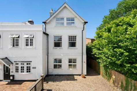 Anyards Road, Cobham, KT11
