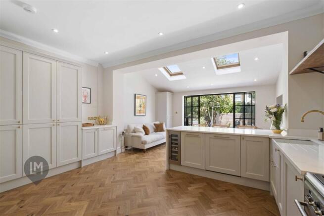 Kitchen/dining/living room