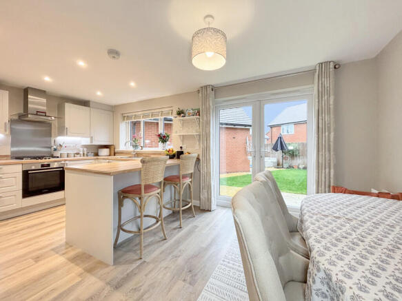 Kitchen/Dining Ro...
