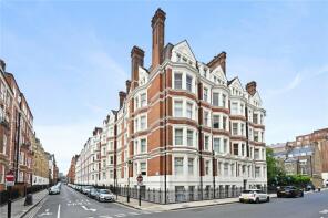 56a, Ridgmount Gardens, London WC1E 7AU